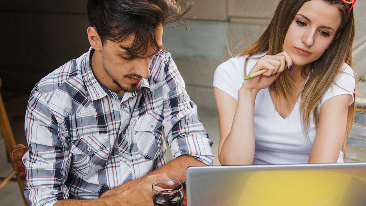 Qu&eacute; es un polit&eacute;cnico en Colombia y c&oacute;mo elegir uno virtual